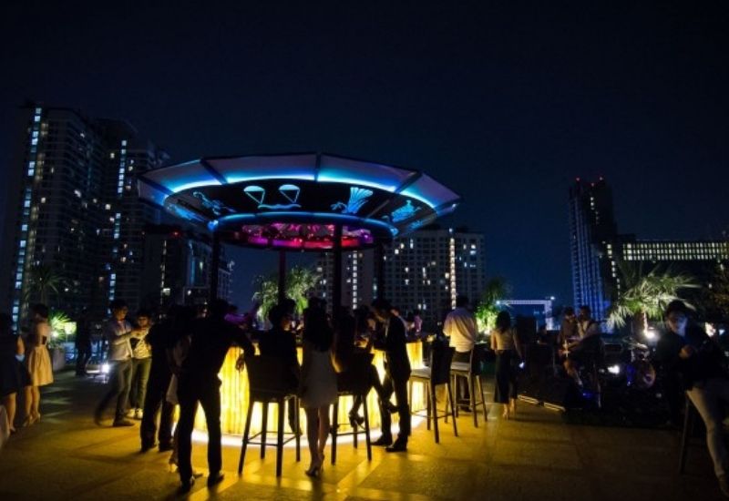 best sky bar in bangkok - Astro9 Skybar