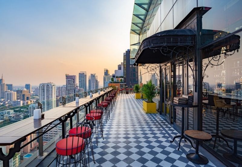 best sky bar in bangkok - Mojjo