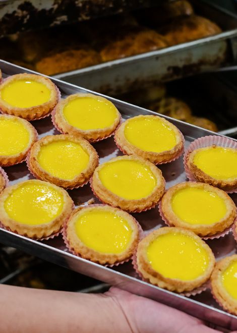 A tray of freshly baked egg tarts