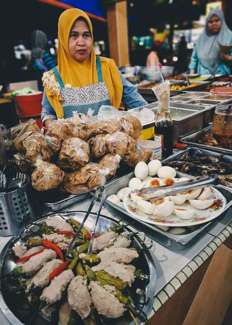 Local food vendors you'd never find alone