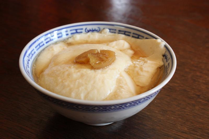 Tofu pudding - best hawker food in Singapore