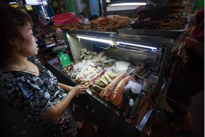 What to eat in Yangon - barbecue