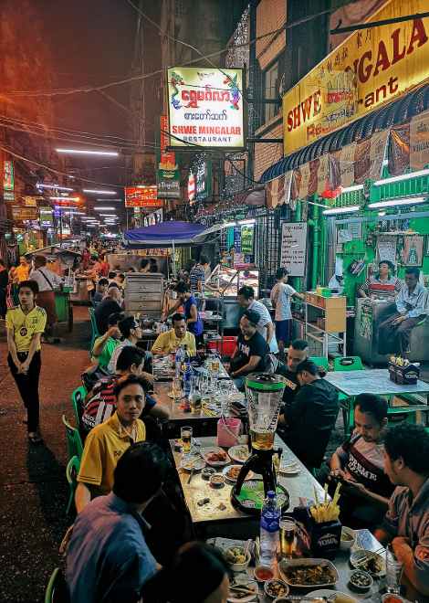 End the night with BBQ and beers on the famous 19th Street